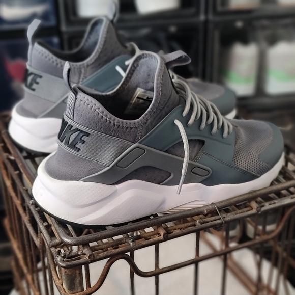 Nike Huarache Run Ultra "Cool Grey" Mens 10 Like New. Fast Shipper - Picture 8 of 14